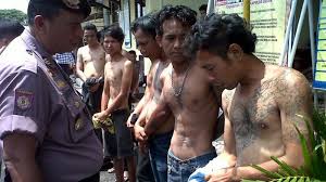 TINJAUAN TERHADAP KONFLIK KOMUNAL DI&nbsp;INDONESIA