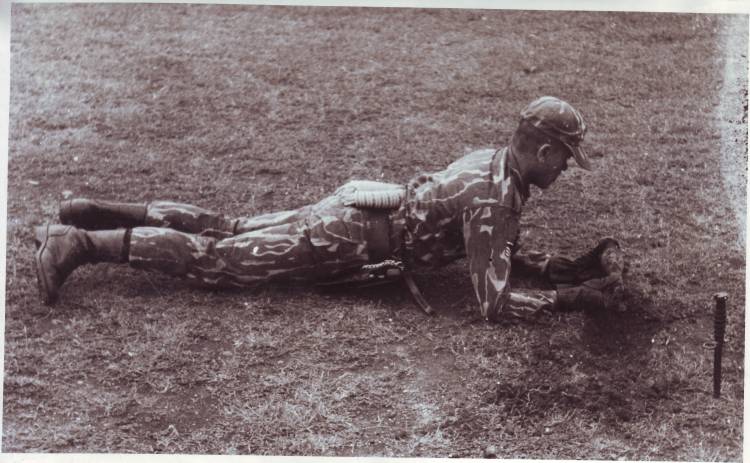 SESI LATIHAN PENJINAKAN UXO DALAM MANUVER JURU BALA 