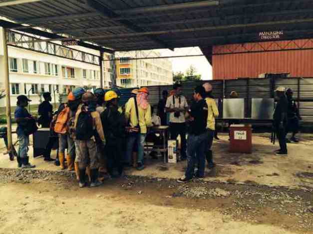 Pengamanan TPS keliling LN XII di tempat para buruh, Telipuk - Kinabalu.(1)