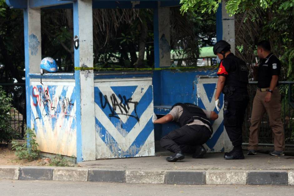 78208-polisi-lakukan-olah-tkp-penyerangan-terhadap-polisi-di-tangerang-n91_highres